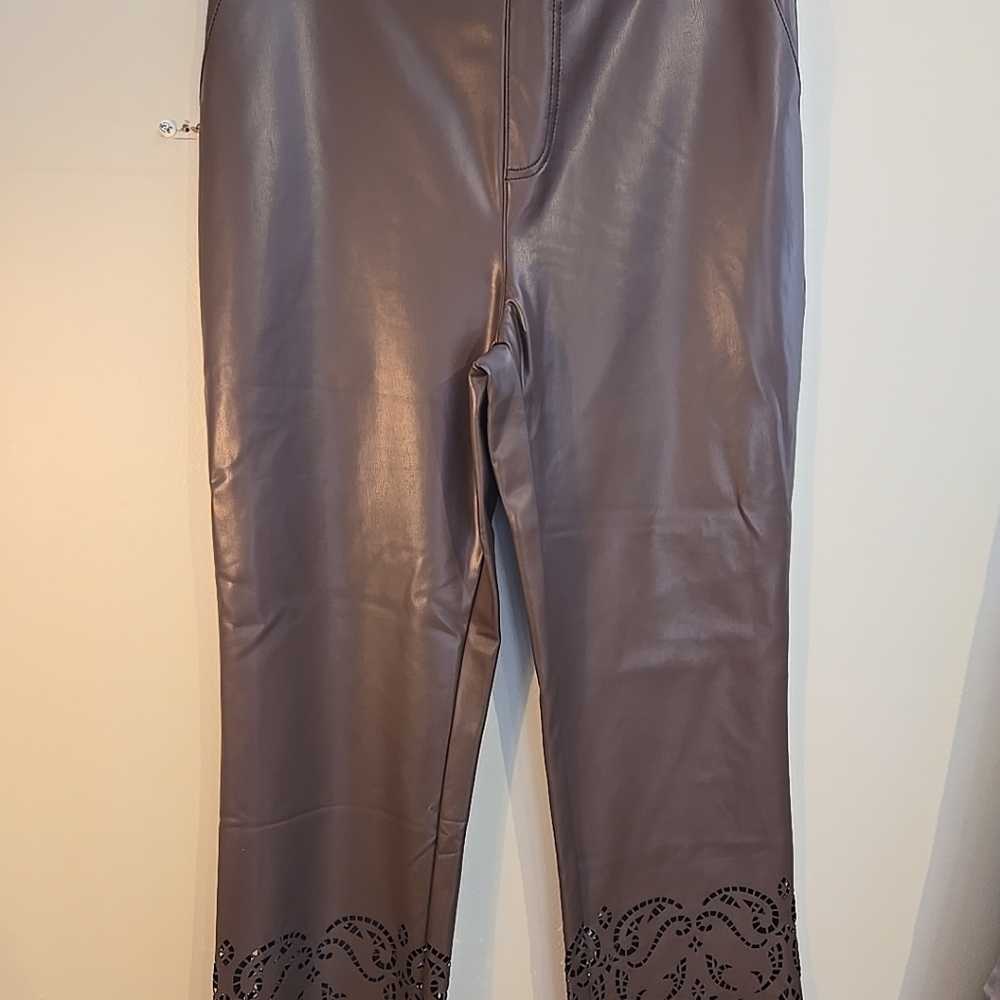 Isaac Mizrahi Brown Faux Leather Lace/scalloped Hem Capri Pants Size 8